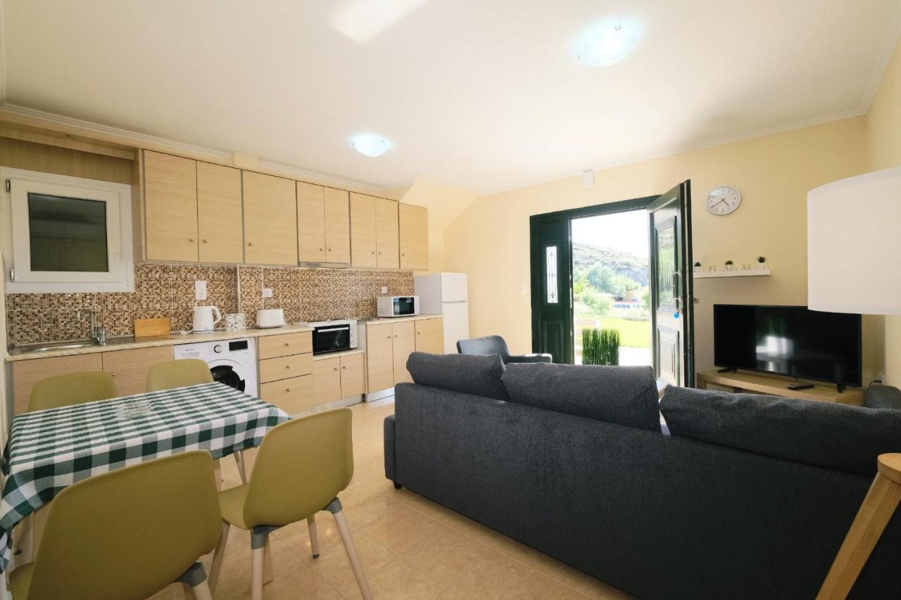 Captains View Apartments Plati  Eksteriør bilde